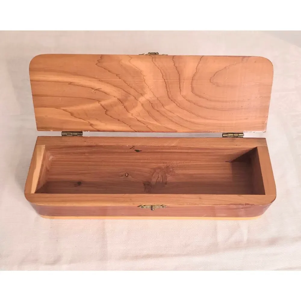 Vtg. Cedar Souvenir Jewelry/Trinket/Keepsake Box w/Metal Clasp 2